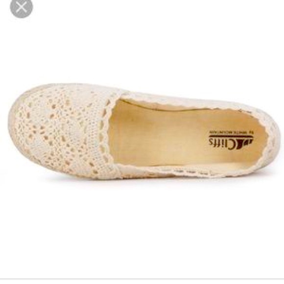 Cliffs by White Mountain Raise Crochet Espadrille - Picture 2 of 11